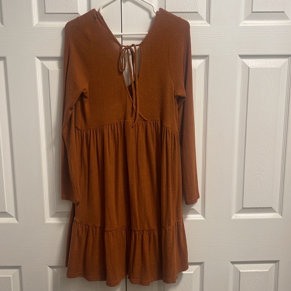 Beautiful Fall Dress 👗 - Picture 2 of 5